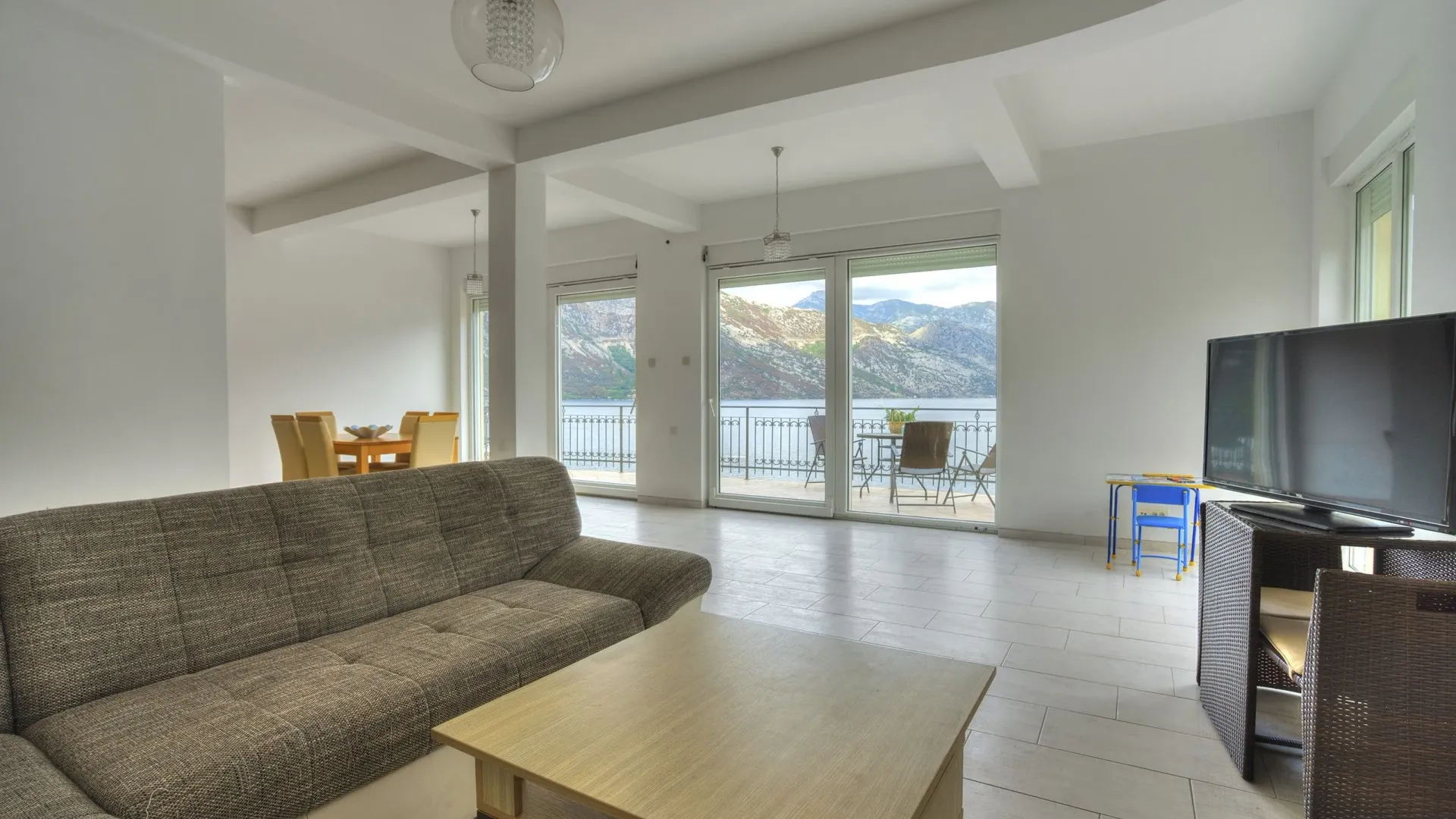 Sale, house, 358m², Kostanjica, Kotor