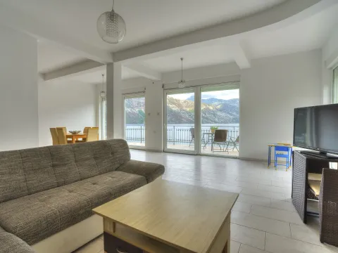 Sale, house, 358m², Kostanjica, Kotor - image 13