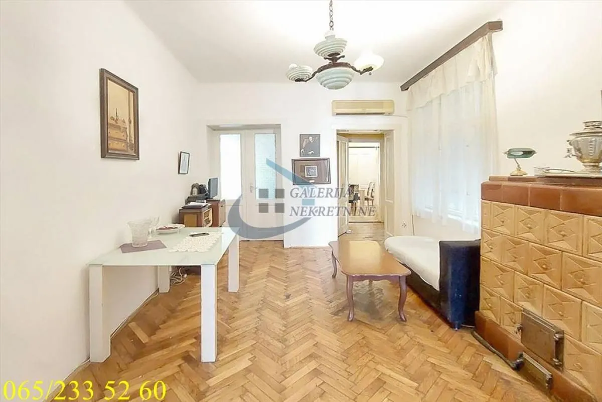 Prodaja, četvorosoban stan, 104m², Stari Grad, Beograd