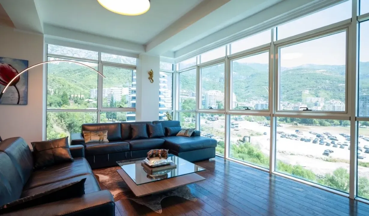 Sale, two bedroom apartment, 85m², Bečići, Budva