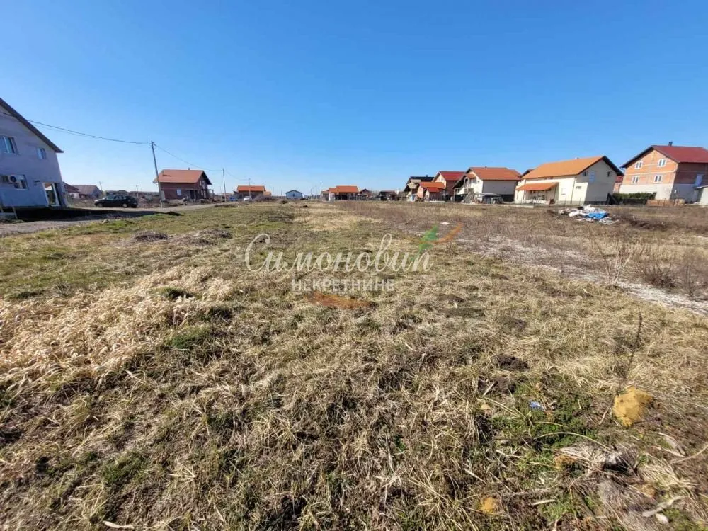 Prodaja, plac, 1100m², Zemun Ugrinovci, Zemun Sve Podlokacije
