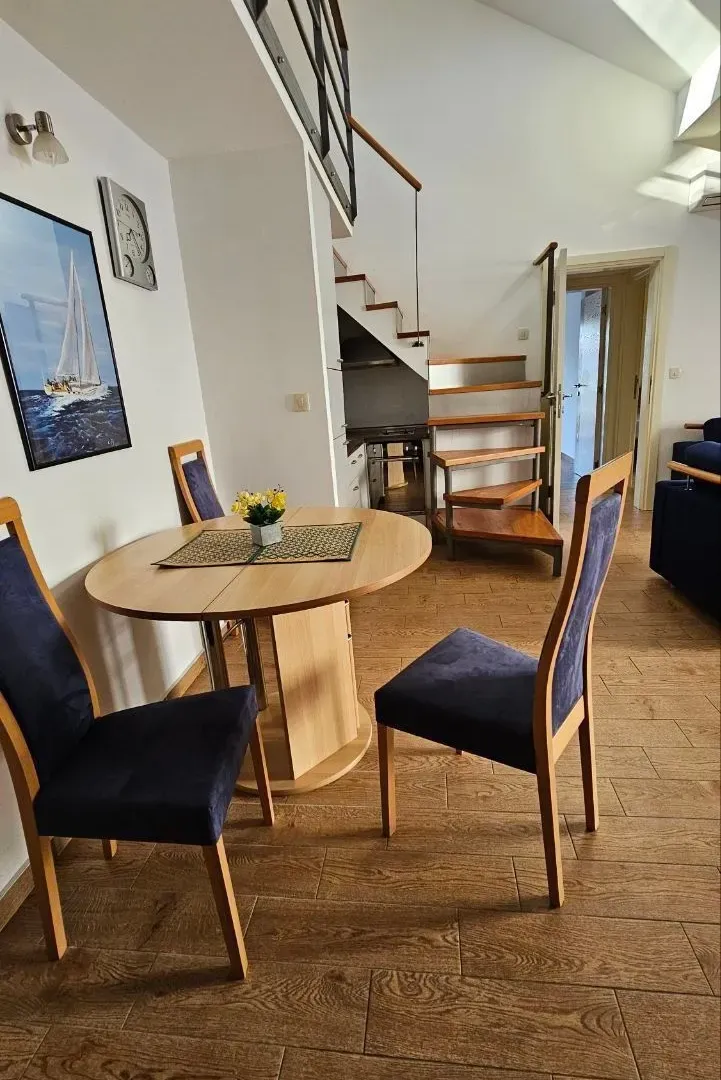 Prodaja, dvosoban stan, 70m², Centar, Budva