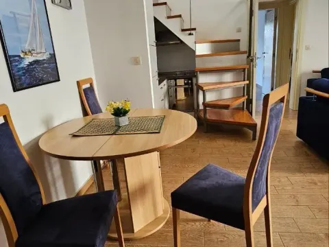 Prodaja, dvosoban stan, 70m², Centar, Budva - image 1