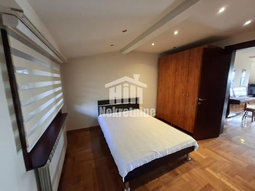 Izdavanje, kuća, 330m², Čukarica, Beograd