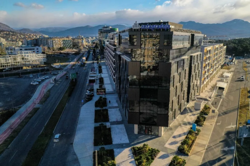 Izdavanje,  poslovni prostor, 300m2, Iza Capital Plaze, Podgorica