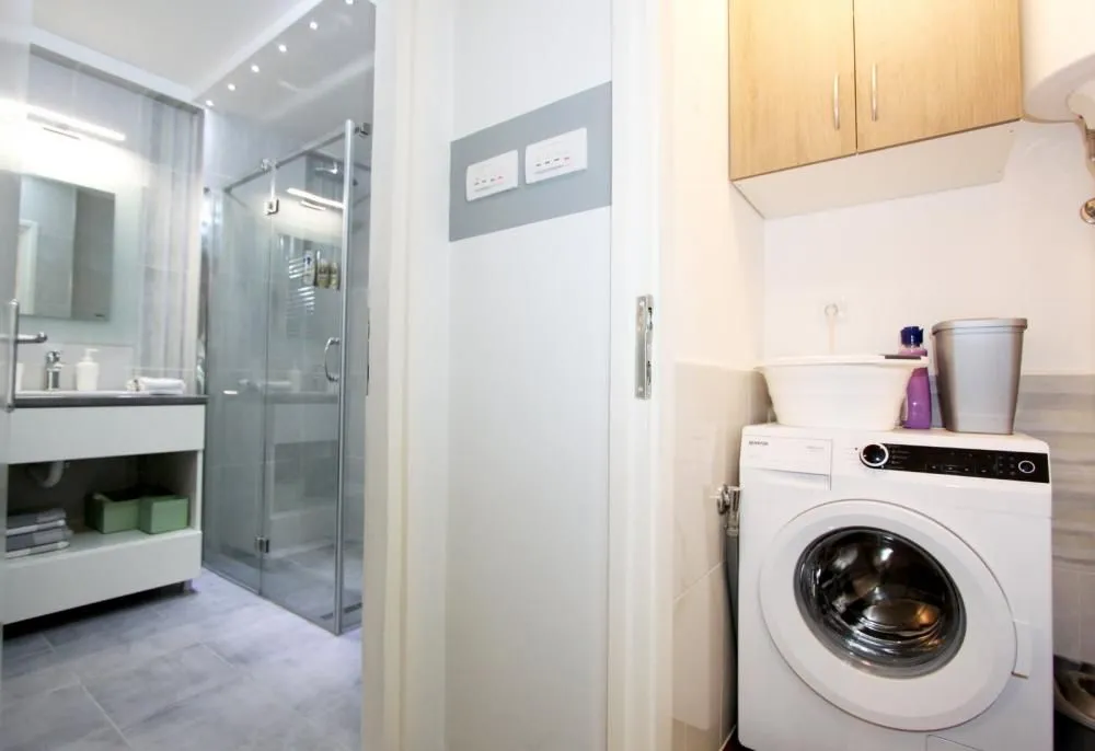 Izdavanje, dvosoban stan, 54m², Savski Venac, Beograd