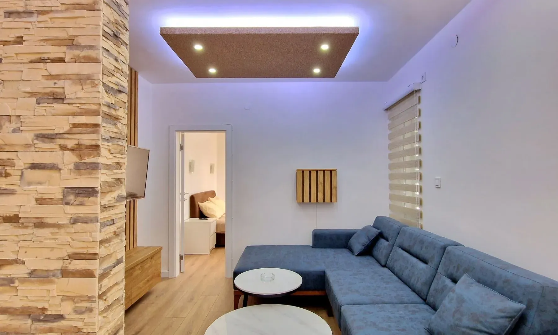 Izdavanje, dvosoban stan, 70m², Bečići, Budva