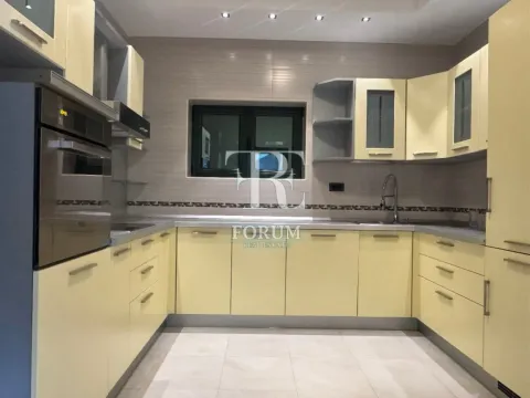 Izdavanje, kuća, 380m², Mareza, Podgorica - image 11