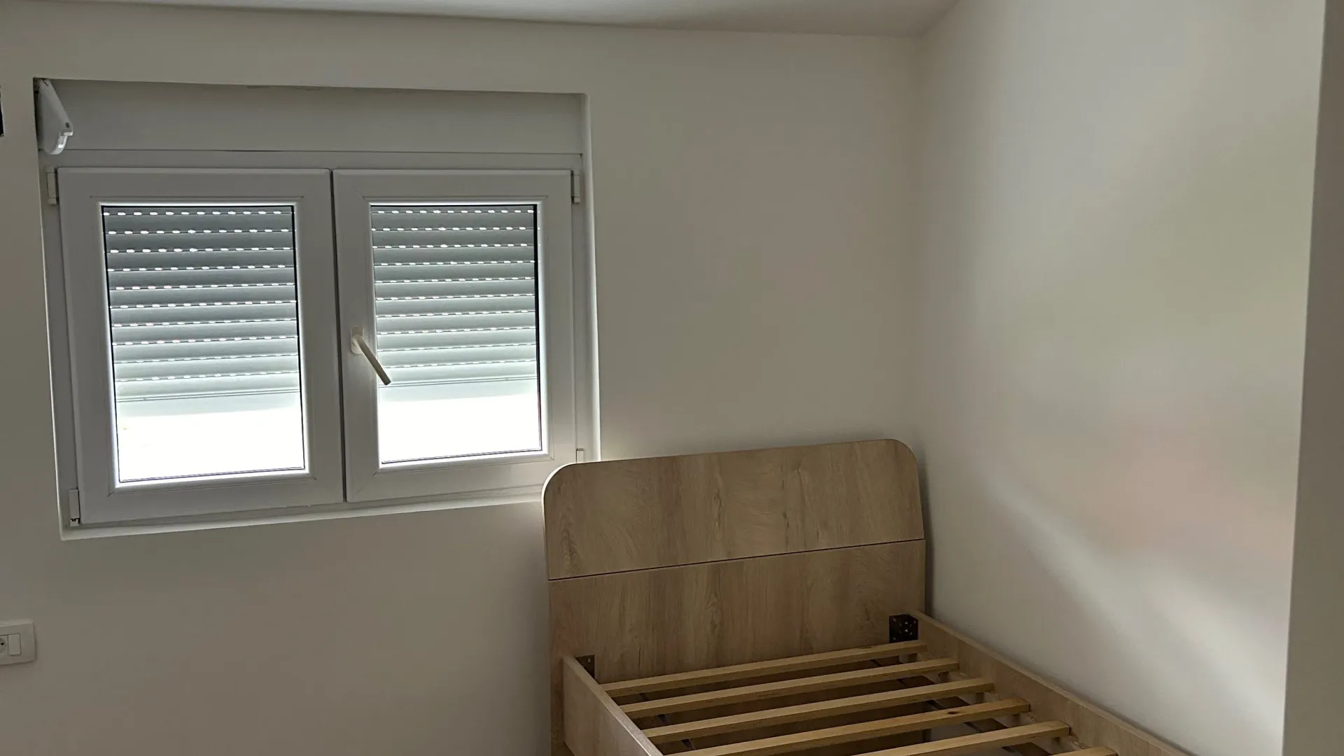 Izdavanje, dvosoban stan, 80m², Murtovina, Podgorica