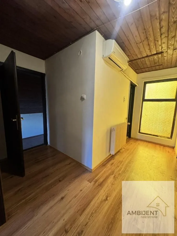 Prodaja, kuća, 203m², Novi Banovci, Stara Pazova
