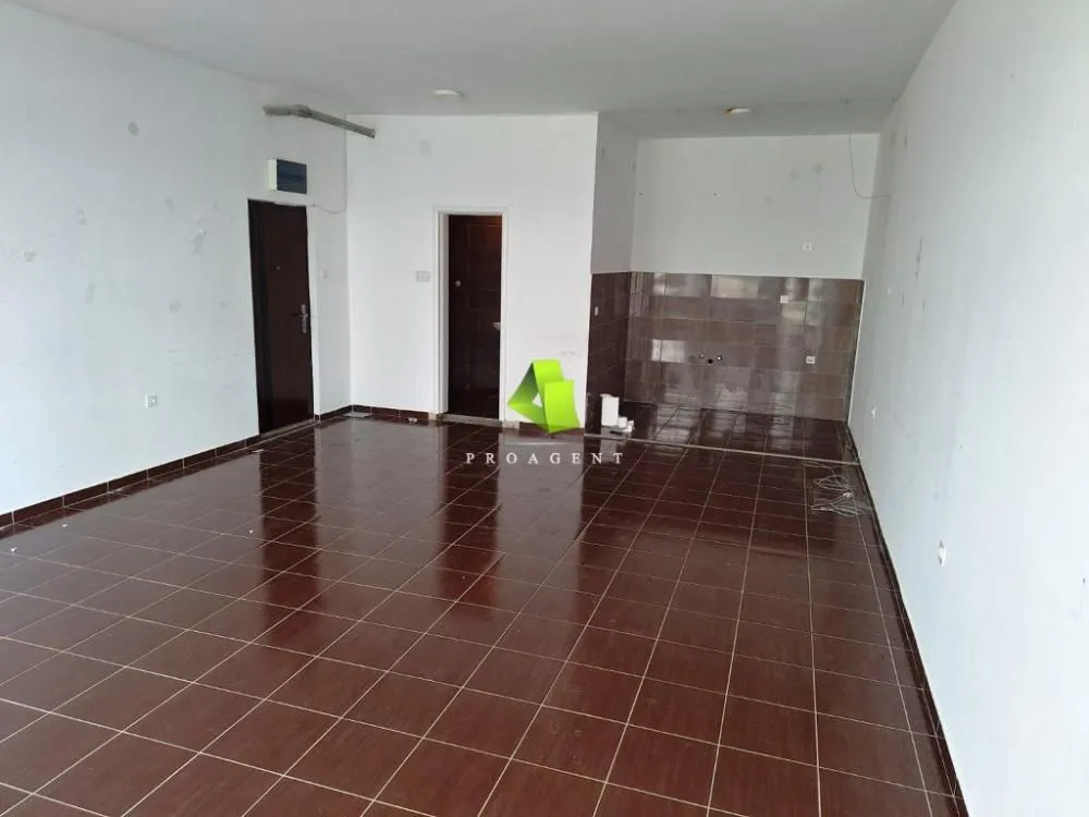 Sale, office space, 46m², Palilula, Niš