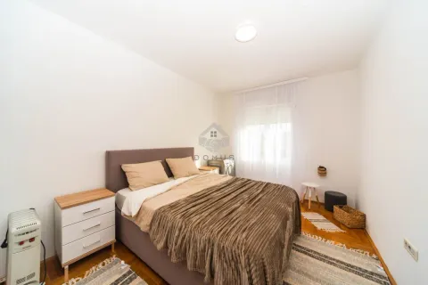 Rent, one bedroom apartment, 55m², Momišići, Podgorica - image 5