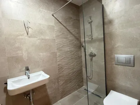 Sale, one bedroom apartment, 44m², Bečići, Budva - image 9