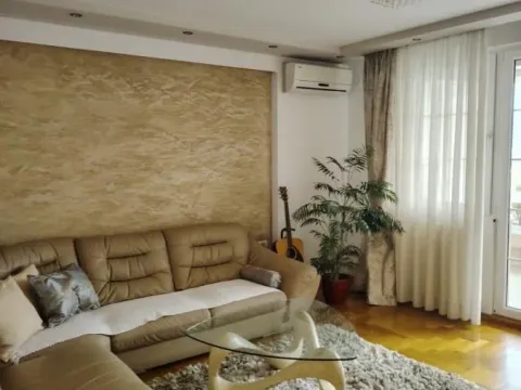 Izdavanje, trosoban stan, 90m², Liman 4, Novi Sad Sve Podlokacije - image 1