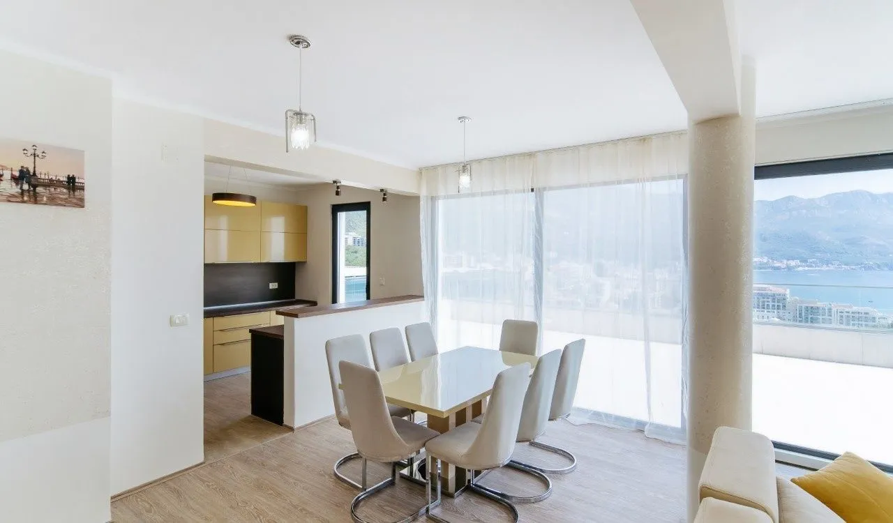 Sale, three bedroom apartment, 233m², Bečići, Budva