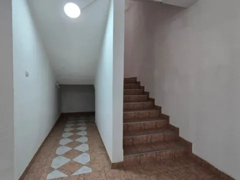 Izdavanje, poslovni prostor, 310m², Zagorič, Podgorica - image 3