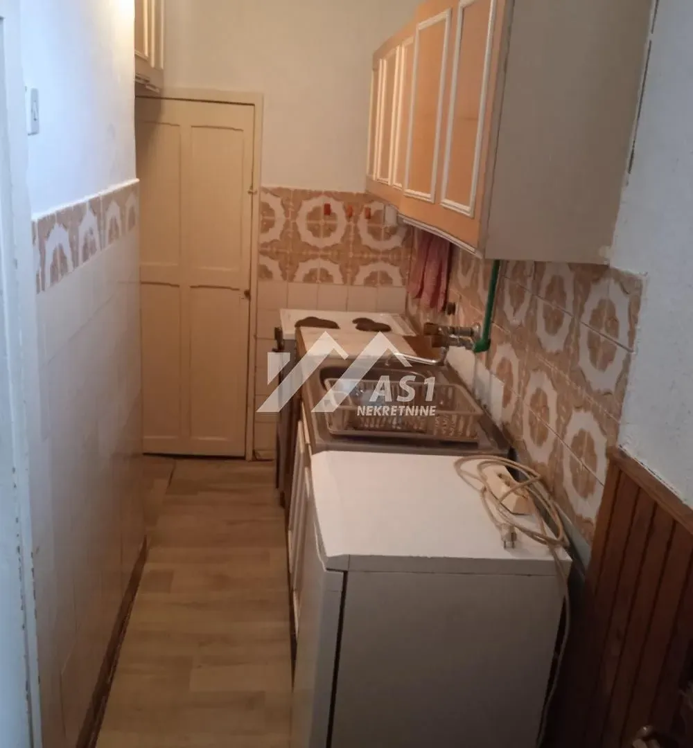 Izdavanje, jednosoban stan, 27m², Adamovićevo Naselje, Novi Sad Sve Podlokacije