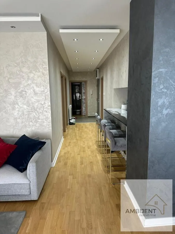 Sale, three bedroom apartment, 110m², Centar, Stara Pazova