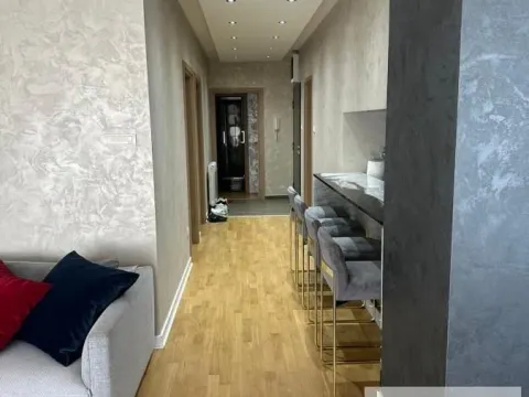 Prodaja, trosoban stan, 110m², Centar, Stara Pazova - image 17