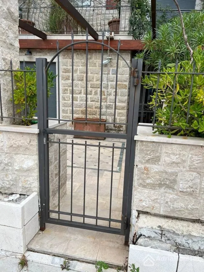 Prodaja, kuća, 259m², Krašići, Tivat