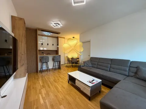 Izdavanje, dvosoban stan, 58m², Stari Aerodrom, Podgorica - image 3