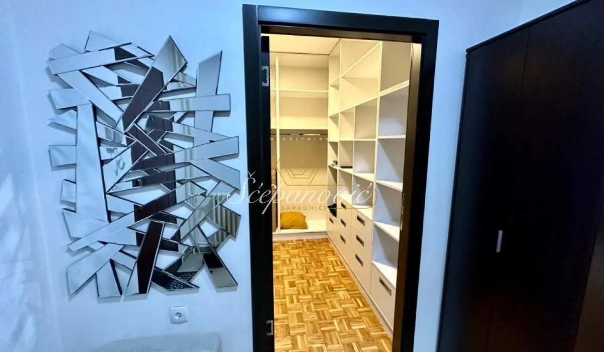 Prodaja, dvosoban stan, 44m², Adamovićevo Naselje, Novi Sad Sve Podlokacije