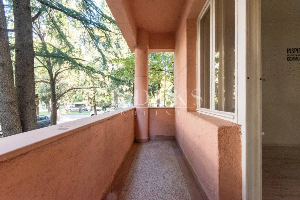 Izdavanje, poslovni prostor, 85m², Centar, Podgorica