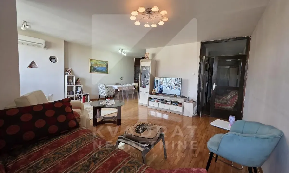 Prodaja, trosoban stan, 105m², Blok 5, Podgorica