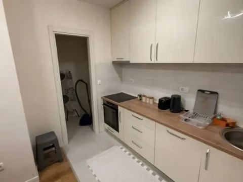 Izdavanje, jednosoban stan, 52m², Central Point, Podgorica - image 5