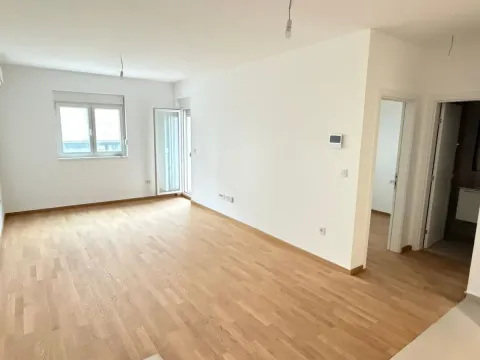 Izdavanje, jednosoban stan, 46m², Stari Aerodrom, Podgorica - image 5