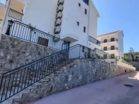 Prodaja, stan, 48m², Tivat, Crna Gora - image 3