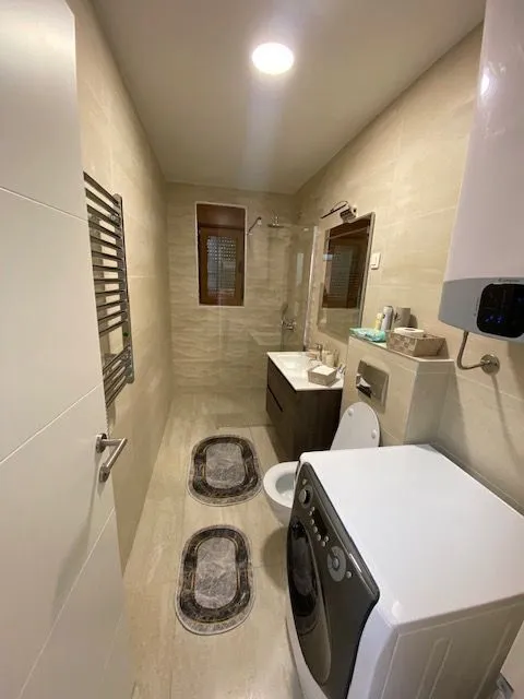 Izdavanje, jednosoban stan, 51m², Bogišići, Tivat
