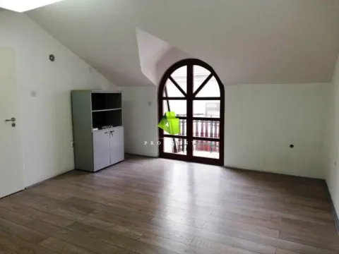 Izdavanje, poslovni prostor, 120m², Medijana, Niš