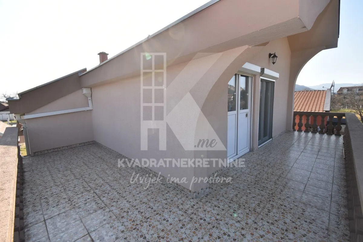 Prodaja, kuća, 500m², Tološi, Podgorica