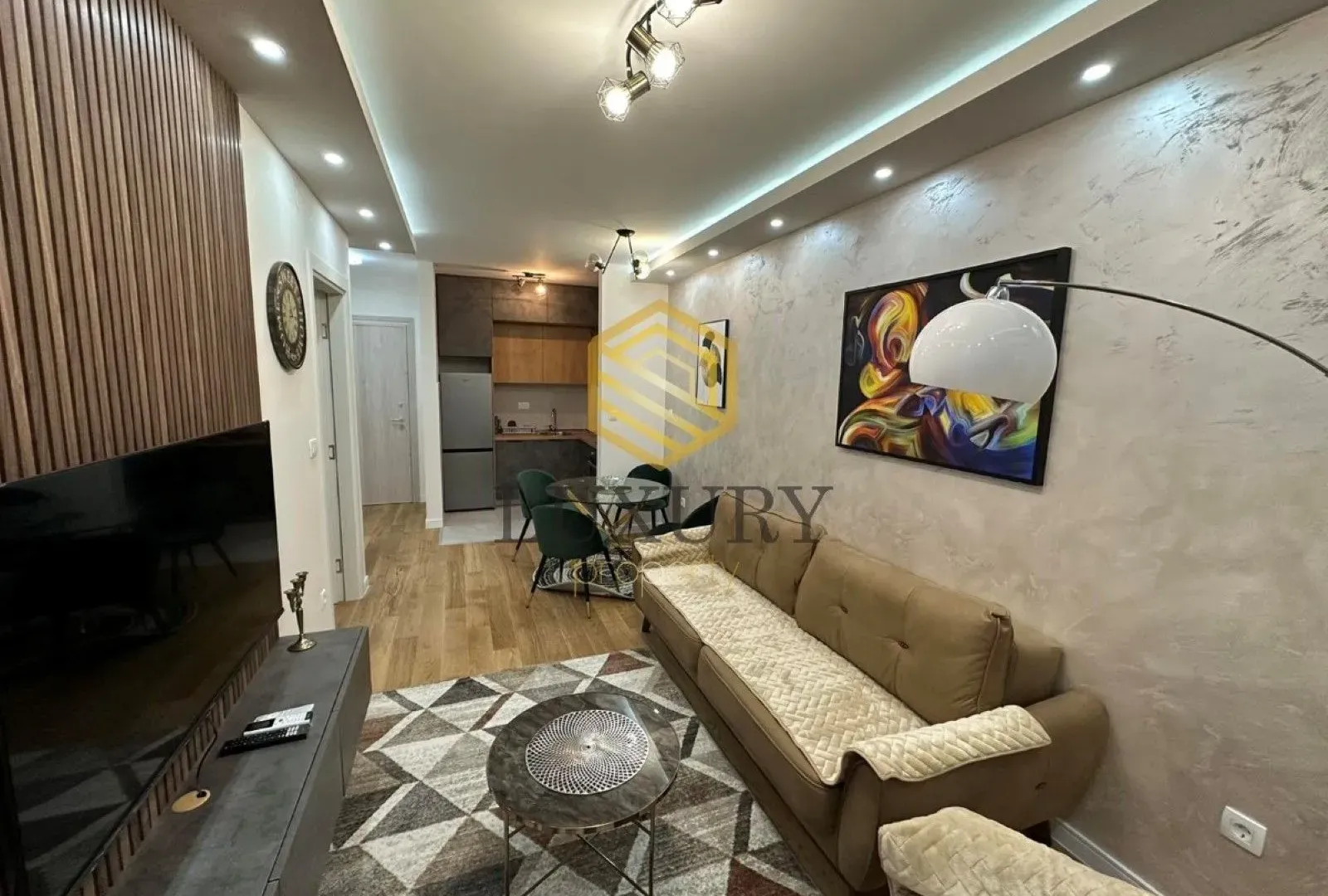 Izdavanje, jednosoban stan, 45m², Central Point, Podgorica