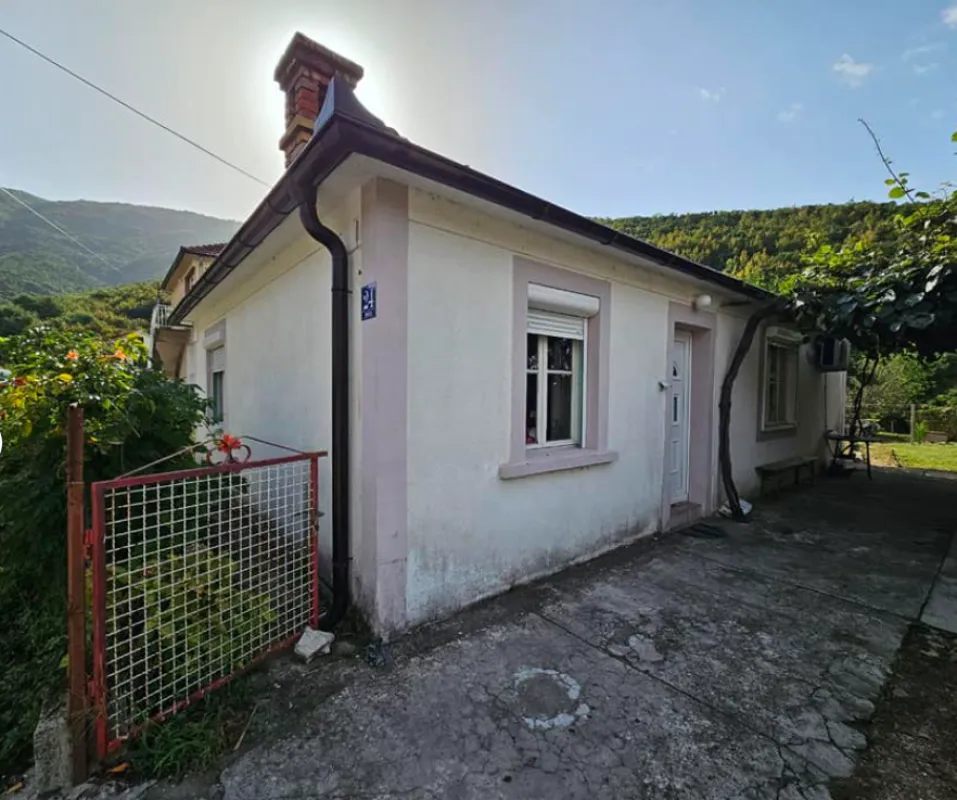 Sale, house, 90m², Zelenika, Podgorica