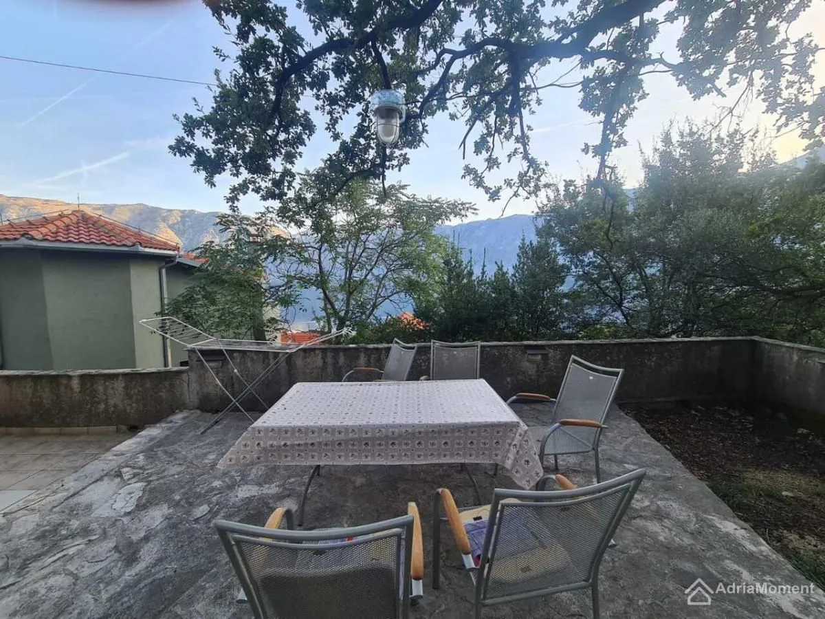 Prodaja, dvosoban stan, 56m², Prčanj, Kotor