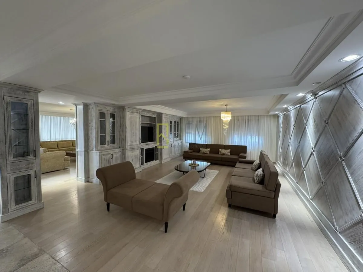 Izdavanje, trosoban stan, 263m², Gorica C, Podgorica