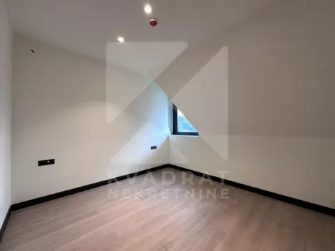 Prodaja, četvorosoban stan, 107m², Centar, Kolašin - image 18