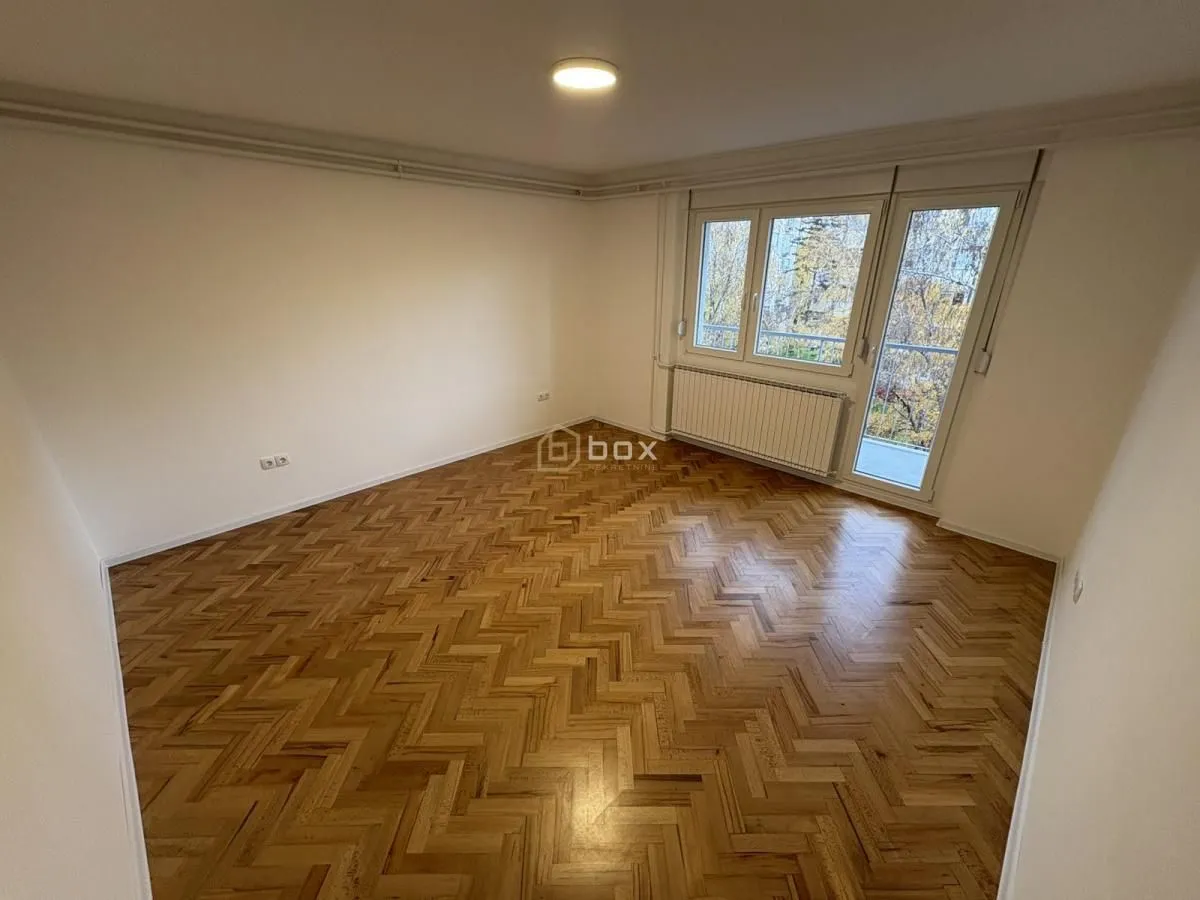 Rent, office space, 68m², Medijana, Niš