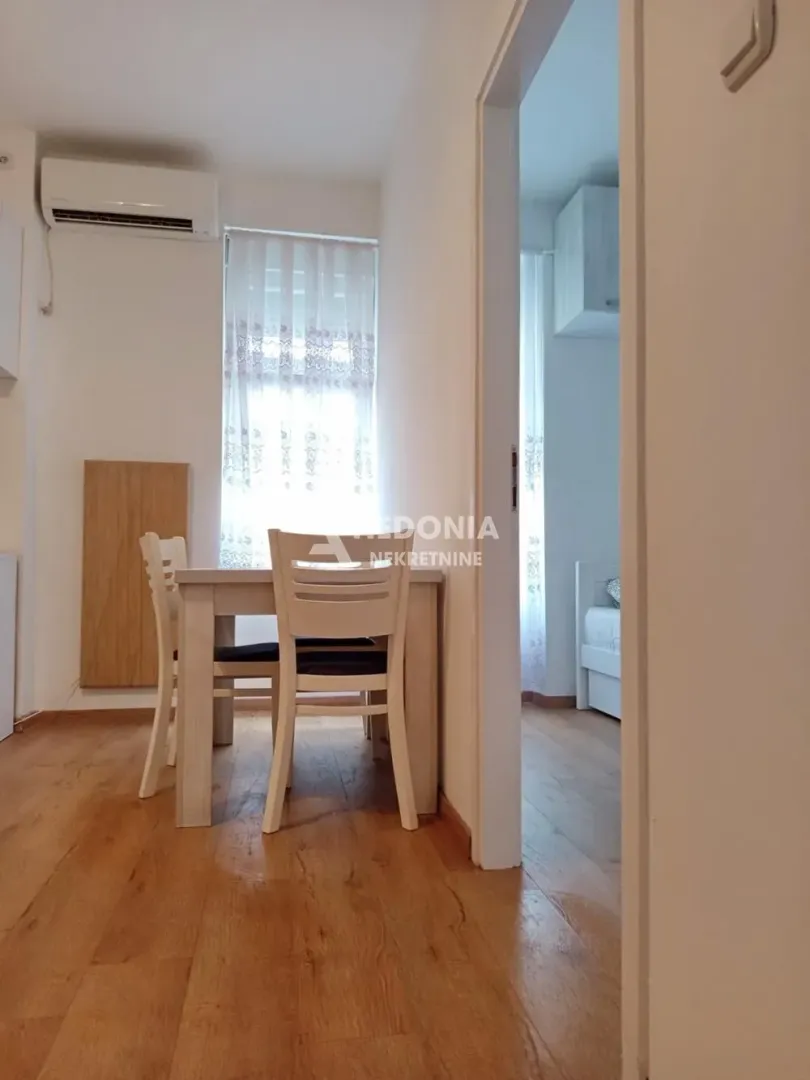 Prodaja, jednosoban stan, 27m², Vračar Hram, Vračar Sve Podlokacije