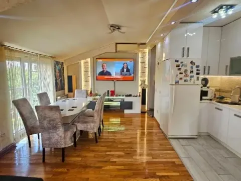 Rent, three bedroom apartment, 70m², Zemun Novi Grad, Zemun Sve Podlokacije - image 2