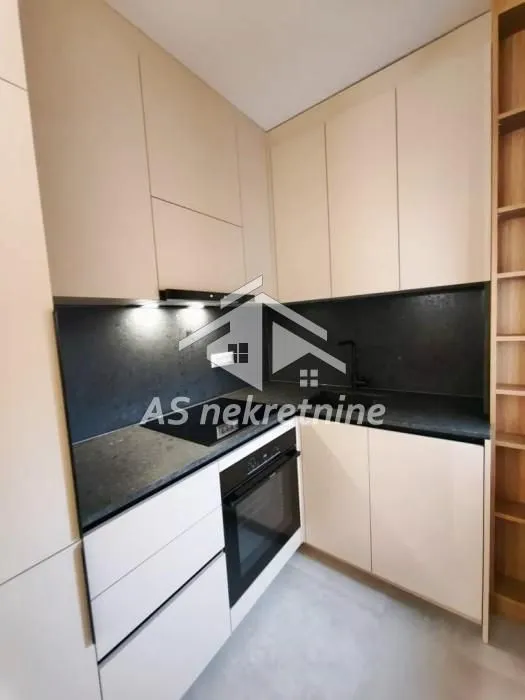 Izdavanje, trosoban stan, 65m², Južni Bulevar, Vračar Sve Podlokacije