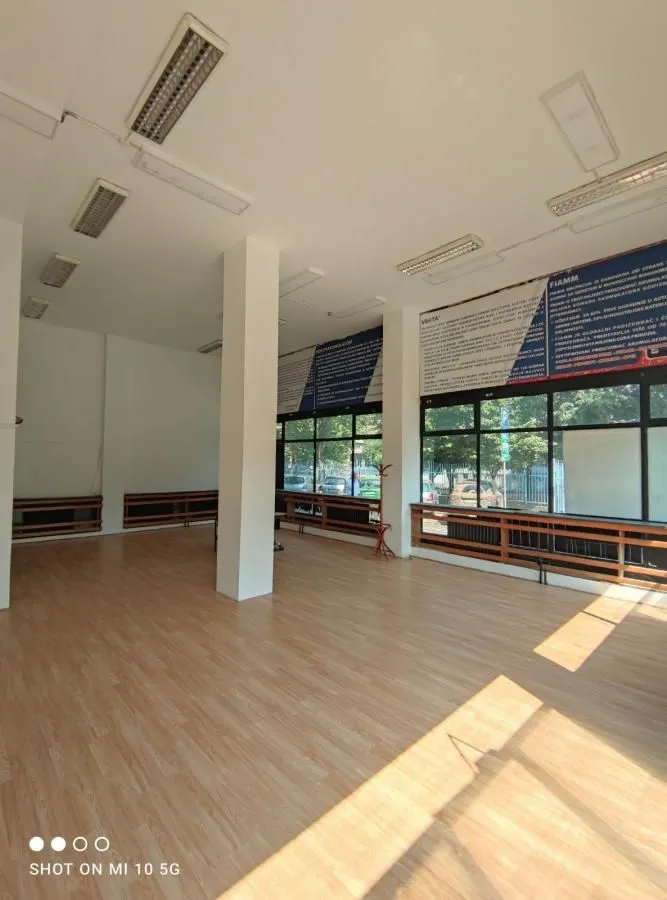 Izdavanje, poslovni prostor, 200m², Palilula Sve Podlokacije, Beograd