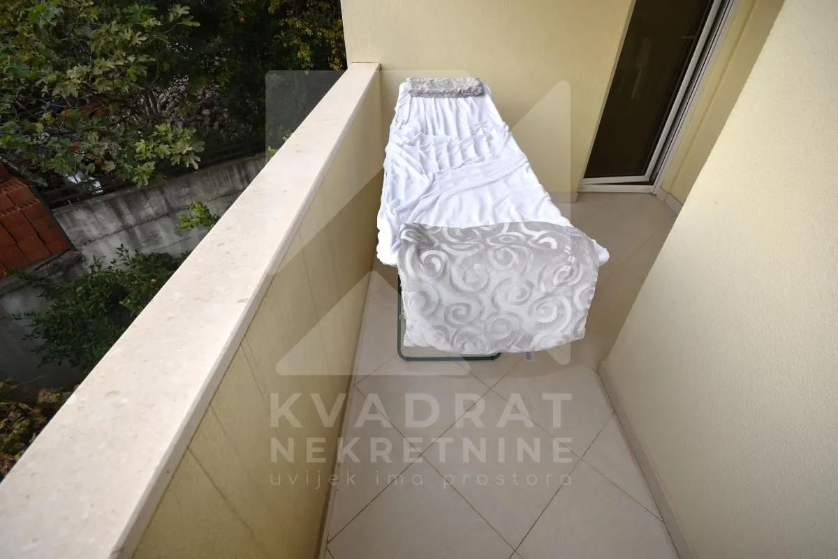 Izdavanje, dvosoban stan, 65m², Malo Brdo, Podgorica