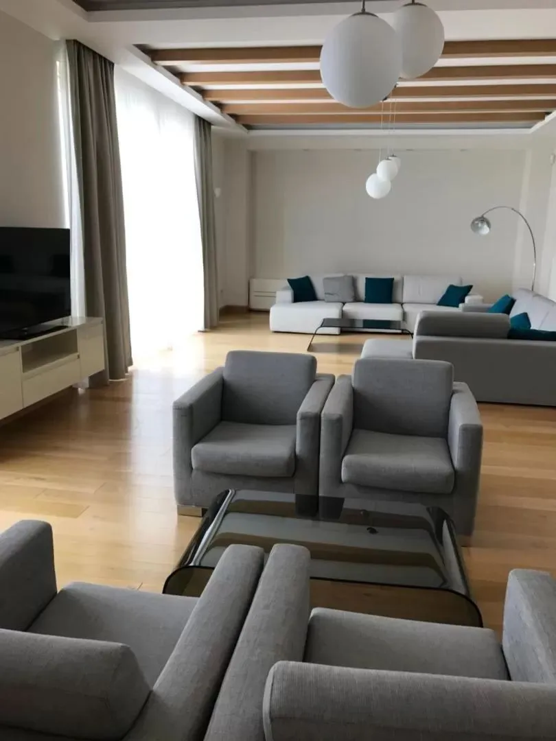 Sale, house, 600m², Blizikuće, Budva