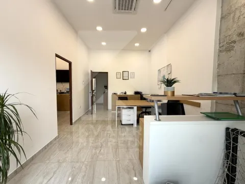 Rent, office space, 84m², Stari Aerodrom, Podgorica - image 2