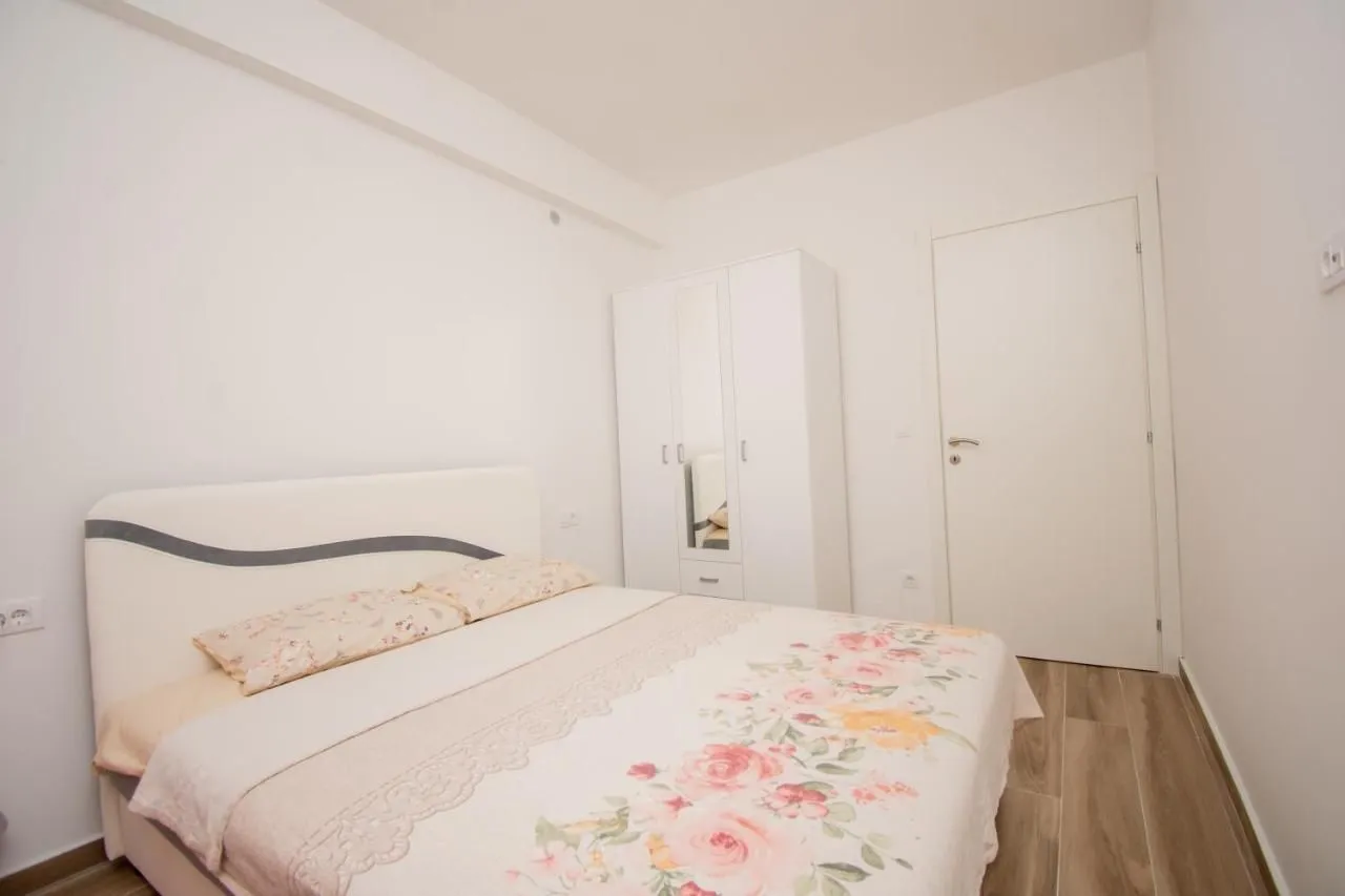 Rent, one bedroom apartment, 46m², Budva, Crna Gora