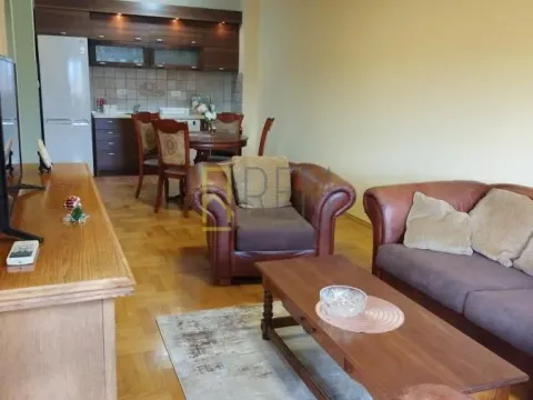 Izdavanje, jednosoban stan, 50m², Stari Aerodrom, Podgorica - image 6