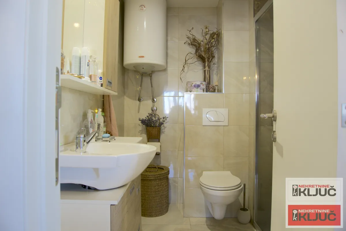 Prodaja, dvosoban stan, 55m², Bulevar Oslobodjenja, Novi Sad Sve Podlokacije